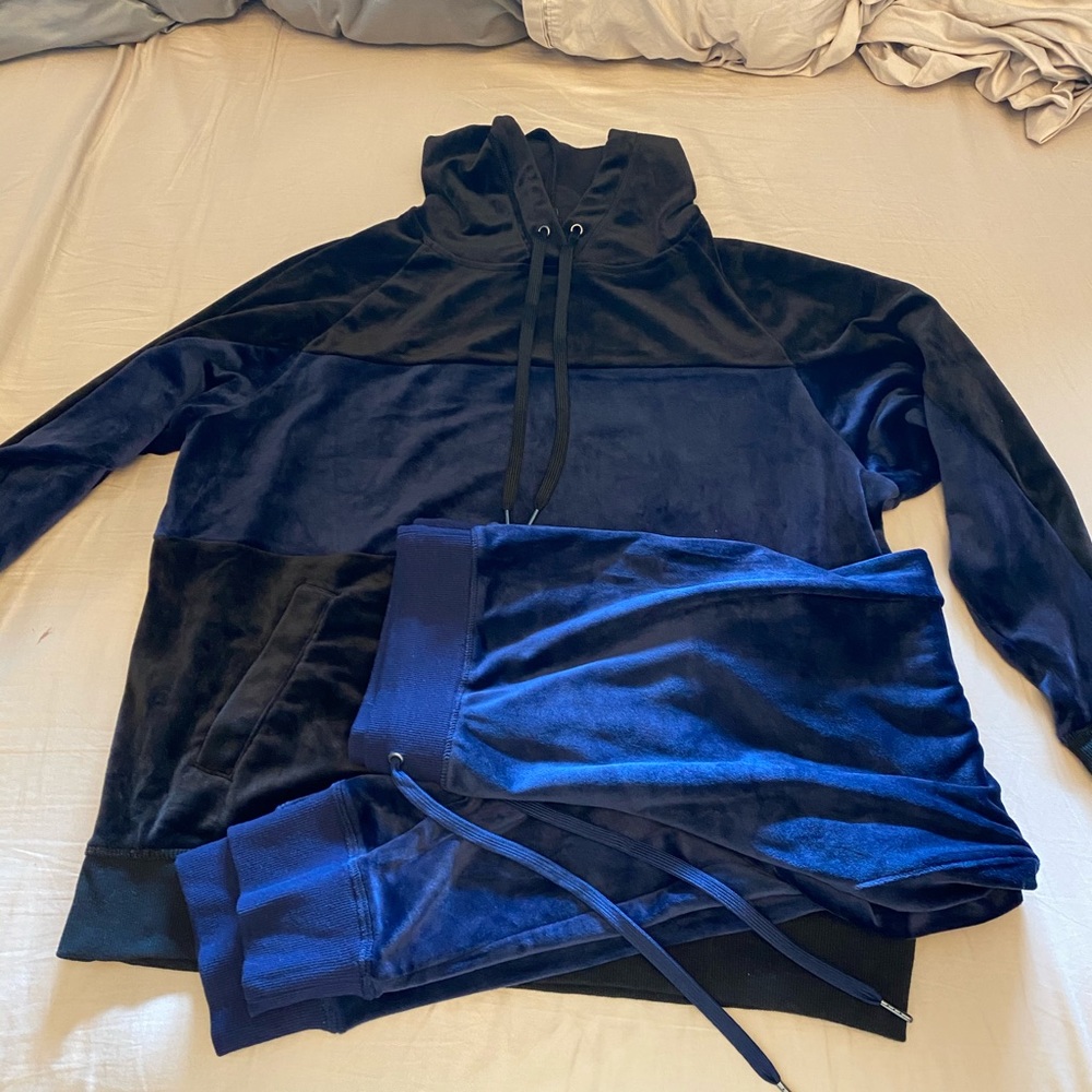 Champion Sweat Suit🎉